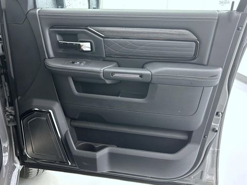 New 2026 RAM 2500 Limited AWD/4WD image 17