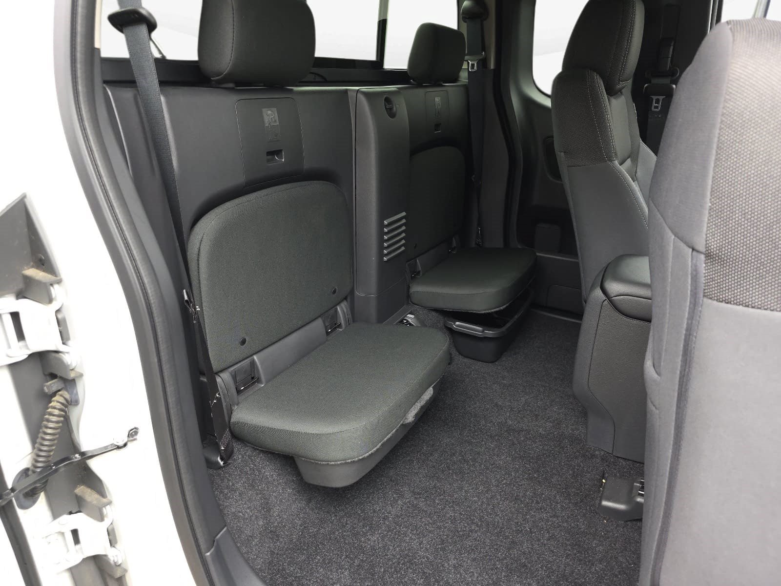 Used 2025 Nissan Frontier SV RWD image 33