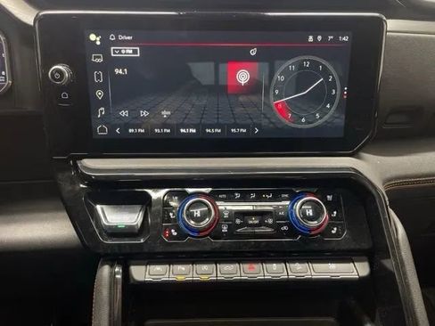 Used 2022 GMC Sierra 1500 AT4 w/ Sierra Safety Plus Package AWD/4WD image 25