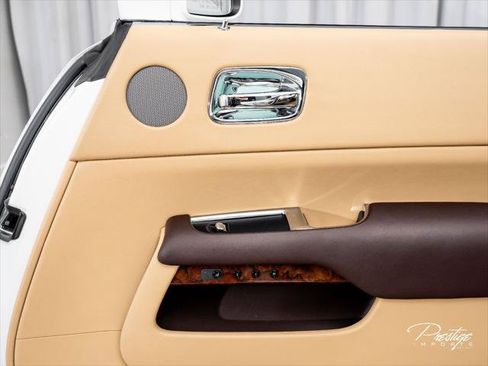 Used 2020 Rolls-Royce Wraith RWD image 33