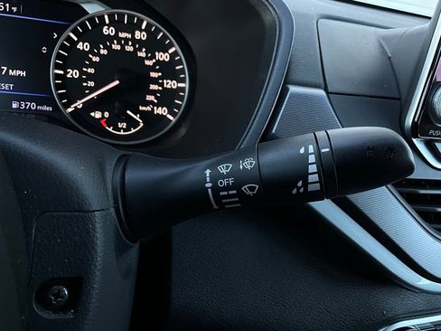 Used 2025 Nissan Altima 2.5 SR image 34