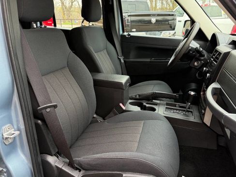 Used 2012 Jeep Liberty Sport image 21