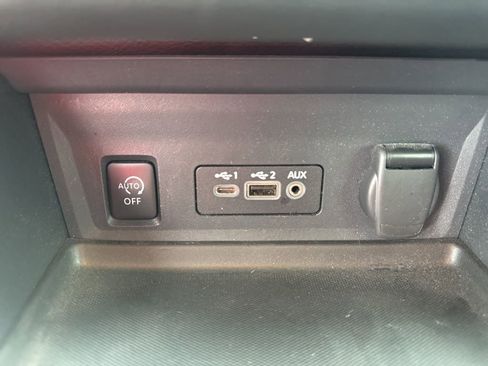 Certified 2025 Nissan Sentra SR w/ SR Premium Package FWD image 23