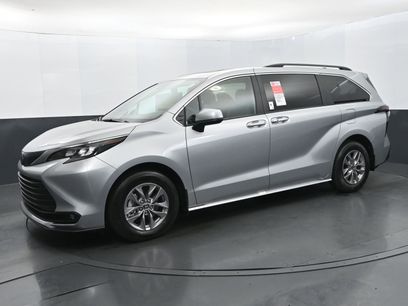 Used 2025 Toyota Sienna XLE