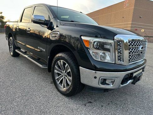Used 2017 Nissan Titan SL image 33