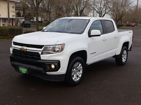 Used 2022 Chevrolet Colorado LT w/ LT Convenience Package image 12