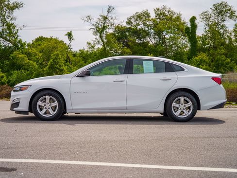 Used 2023 Chevrolet Malibu LS FWD image 4