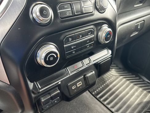 Used 2020 GMC Sierra 2500 SLE AWD/4WD image 29
