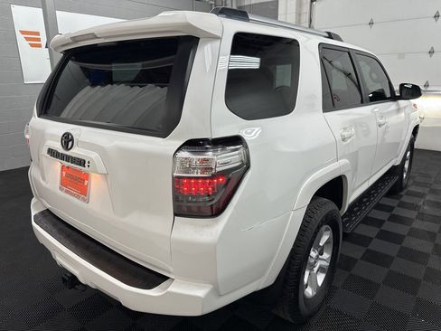 Used 2021 Toyota 4Runner SR5 Premium image 10