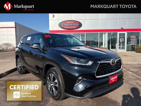 Certified 2021 Toyota Highlander XLE image 1