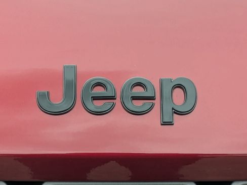 New 2026 Jeep Grand Cherokee Altitude AWD/4WD image 30