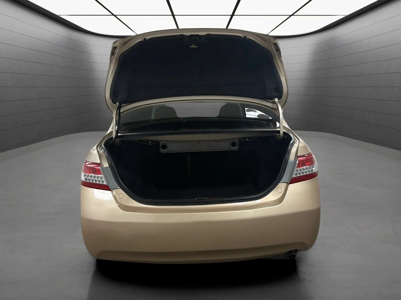 Used 2011 Toyota Camry FWD image 19