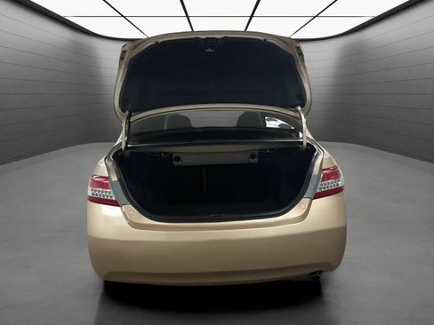 Used 2011 Toyota Camry FWD image 19