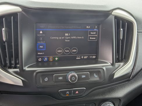 Used 2024 GMC Terrain SLE AWD/4WD image 19
