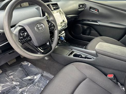 Used 2022 Toyota Prius LE image 4