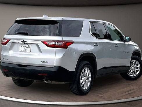 Used 2021 Chevrolet Traverse LS FWD image 2