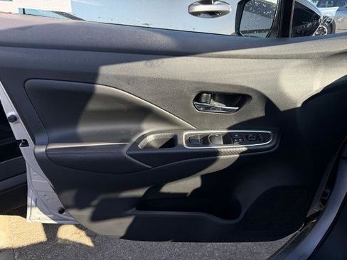 New 2025 Nissan Versa SR w/ Trunk Package image 18