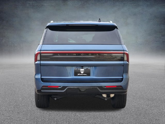 New 2027 Lincoln Navigator Reserve AWD/4WD image 6