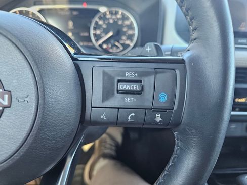 Used 2023 Nissan Rogue SV w/ SV Premium B Package image 23