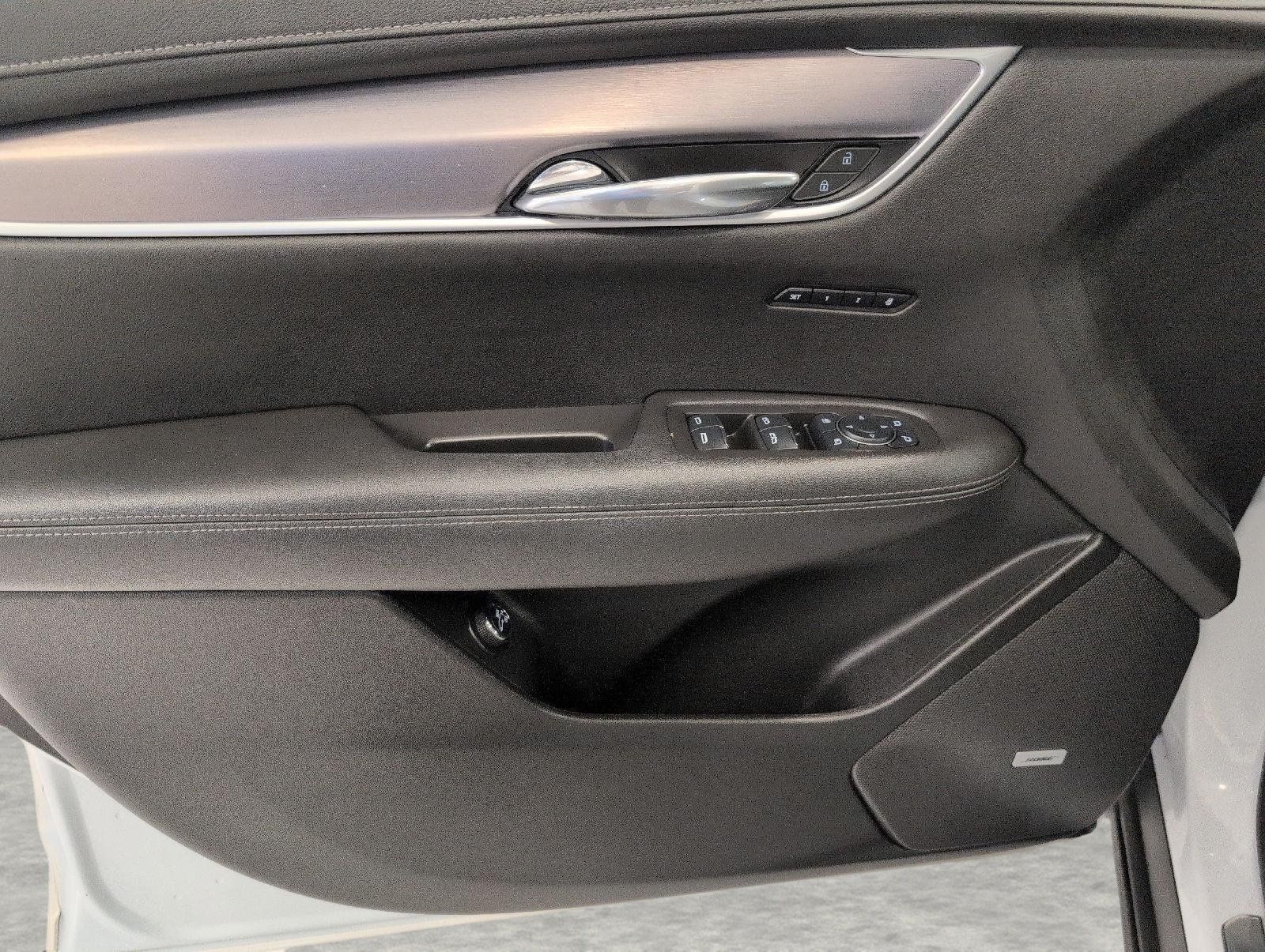 Certified 2024 Cadillac XT6 Luxury w/ LPO, Floor Liner Package AWD/4WD image 27