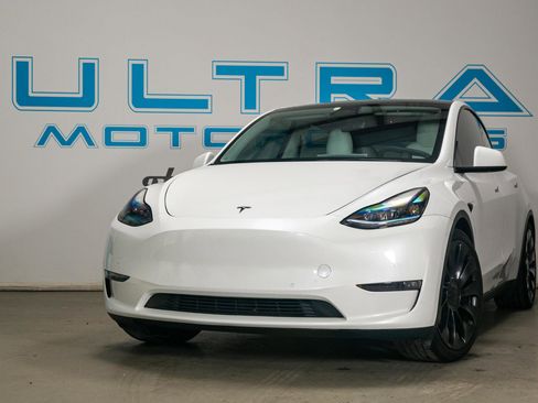 Used 2021 Tesla Model Y Performance image 3