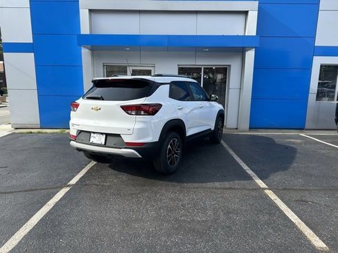 New 2025 Chevrolet TrailBlazer LT w/ LT Cold Weather Package image 5