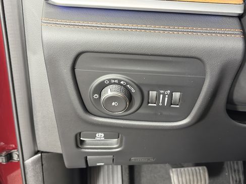 Used 2022 Jeep Grand Cherokee L Summit AWD/4WD image 34