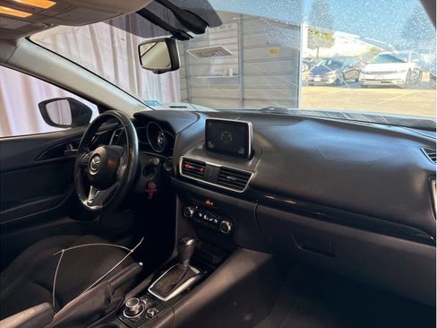 Used 2016 MAZDA MAZDA3 i Touring w/ Popular Equipment Package image 10