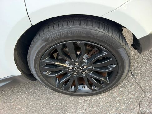 Used 2016 Land Rover Range Rover Sport HSE image 27