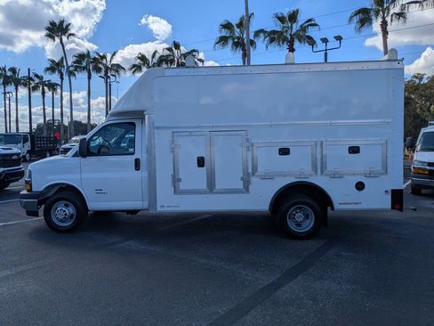 New 2025 Chevrolet Express 4500 w/ Power Convenience Package image 8