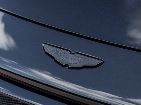 Used 2022 Aston Martin V8 Vantage Roadster RWD image 20