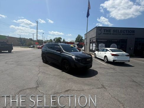 Used 2020 GMC Terrain SLE w/ Driver Convenience Package FWD image 1
