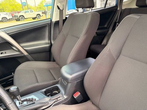 Used 2018 Toyota RAV4 XLE FWD image 21