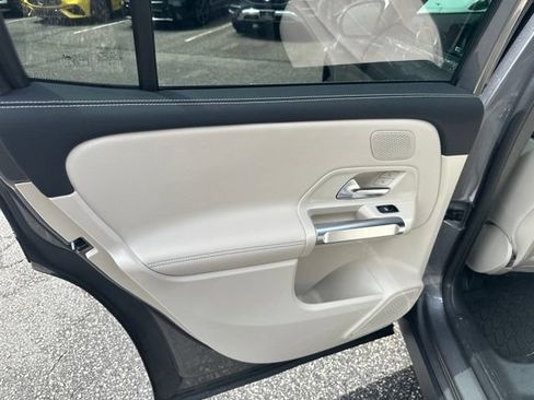 Used 2026 Mercedes-Benz GLB 250 image 10