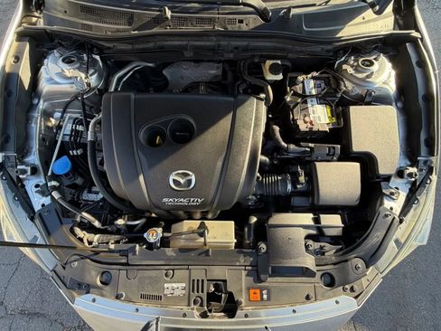 Used 2016 MAZDA MAZDA3 i Sport w/ Preferred Equipment Package image 29