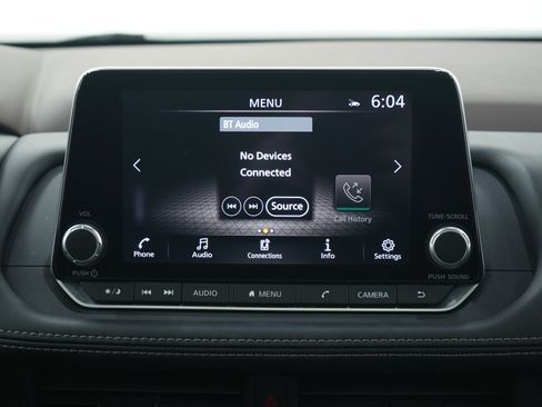 Used 2023 Nissan Rogue SV w/ SV Premium B Package image 18