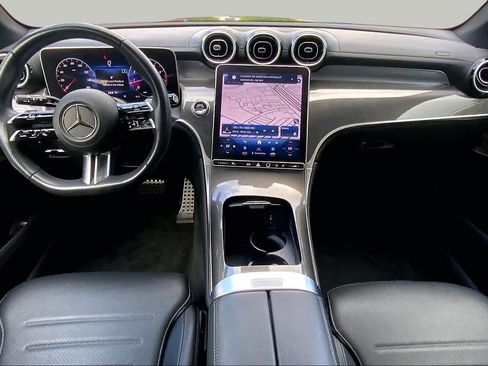 Used 2024 Mercedes-Benz GLC 300 4MATIC image 15