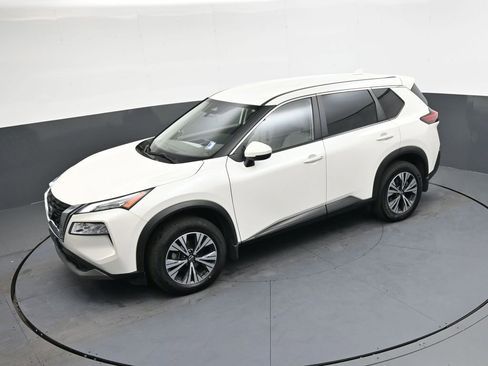 Used 2023 Nissan Rogue SV image 33
