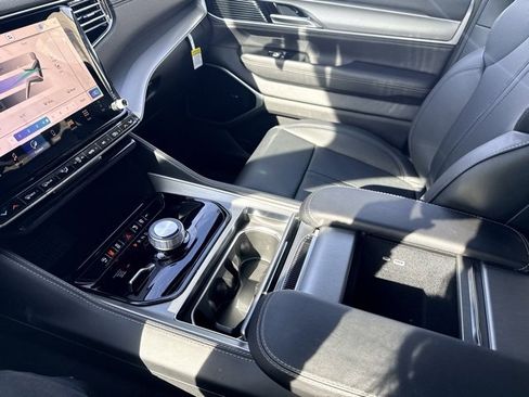 New 2026 Jeep Grand Wagoneer Limited image 30