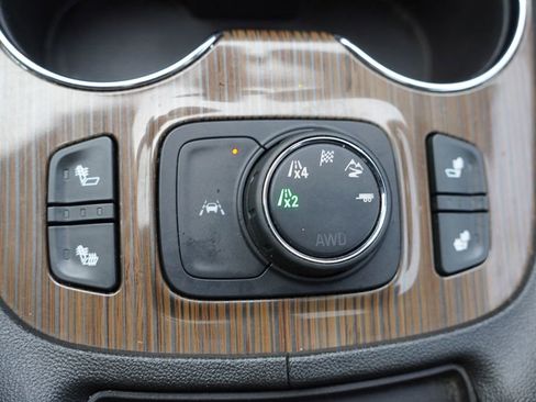 Certified 2023 GMC Acadia SLE image 33