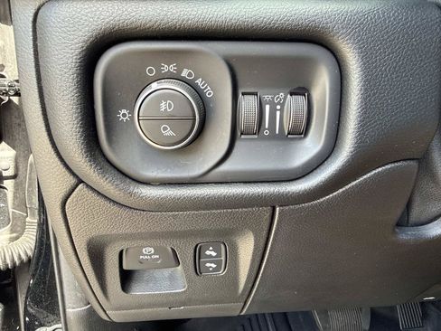 Used 2021 RAM 1500 Laramie AWD/4WD image 31