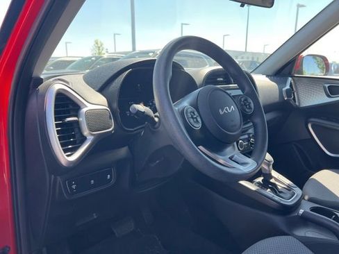 Certified 2022 Kia Soul LX image 10