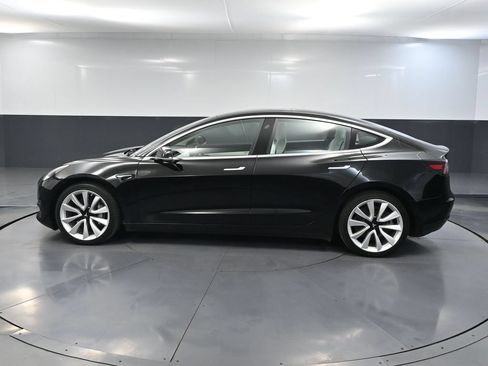 Used 2018 Tesla Model 3 Long Range AWD/4WD image 8
