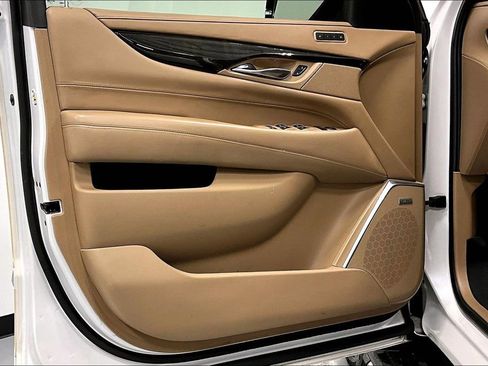 Used 2020 Cadillac Escalade Platinum image 21