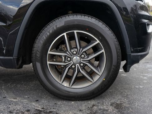 Used 2018 Jeep Grand Cherokee Limited w/ Luxury Group II image 11