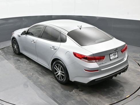 Used 2020 Kia Optima LX image 29