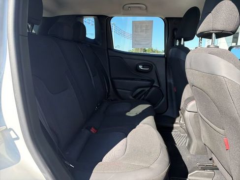 Used 2023 Jeep Renegade Trailhawk AWD/4WD image 31