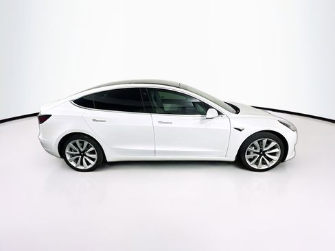 Used 2020 Tesla Model 3 Standard Range RWD image 10