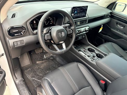 New 2025 Honda Pilot Touring image 11