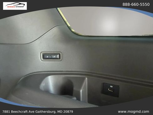 Used 2019 Ford Expedition XLT w/ Equipment Group 202A RWD image 35